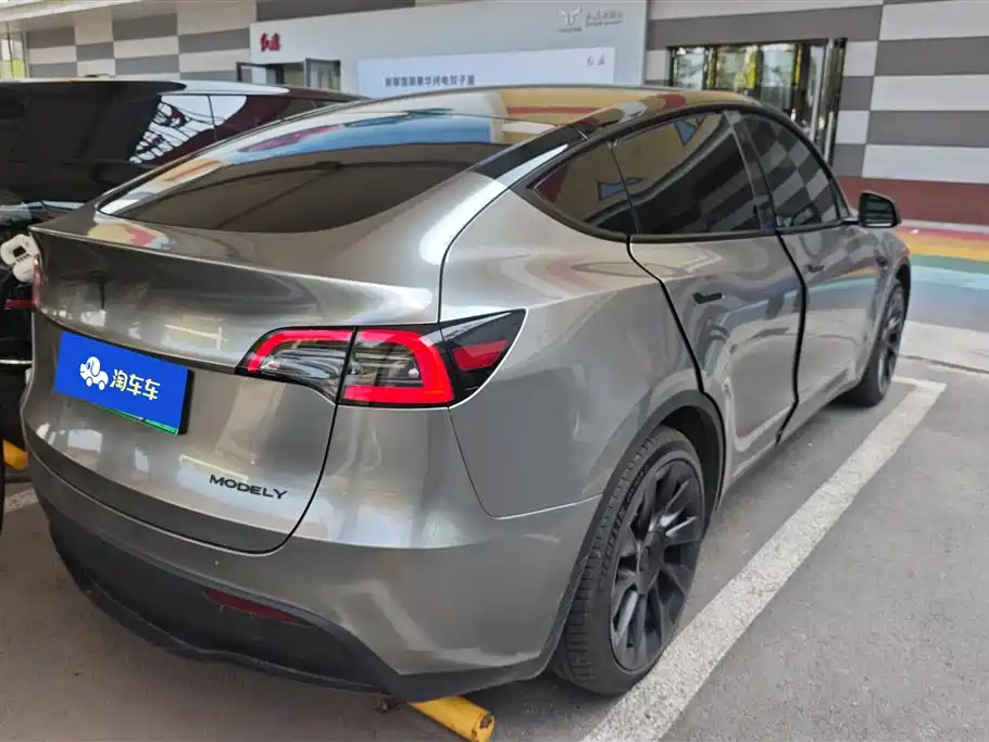 Tesla Model Y 2022