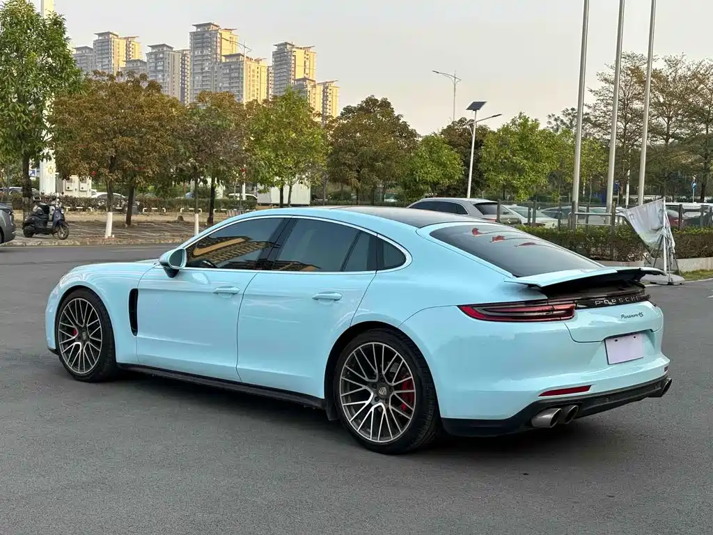 Porsche Panamera 2018 — фото 20