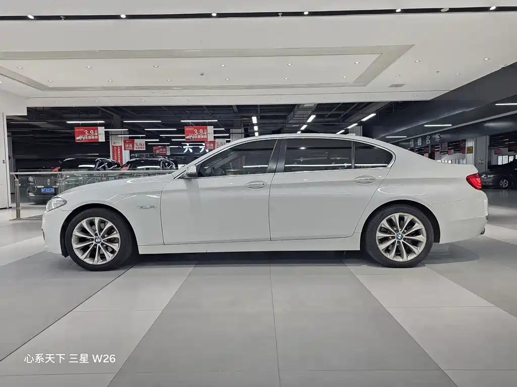BMW 5 Series 2017 — фото 15