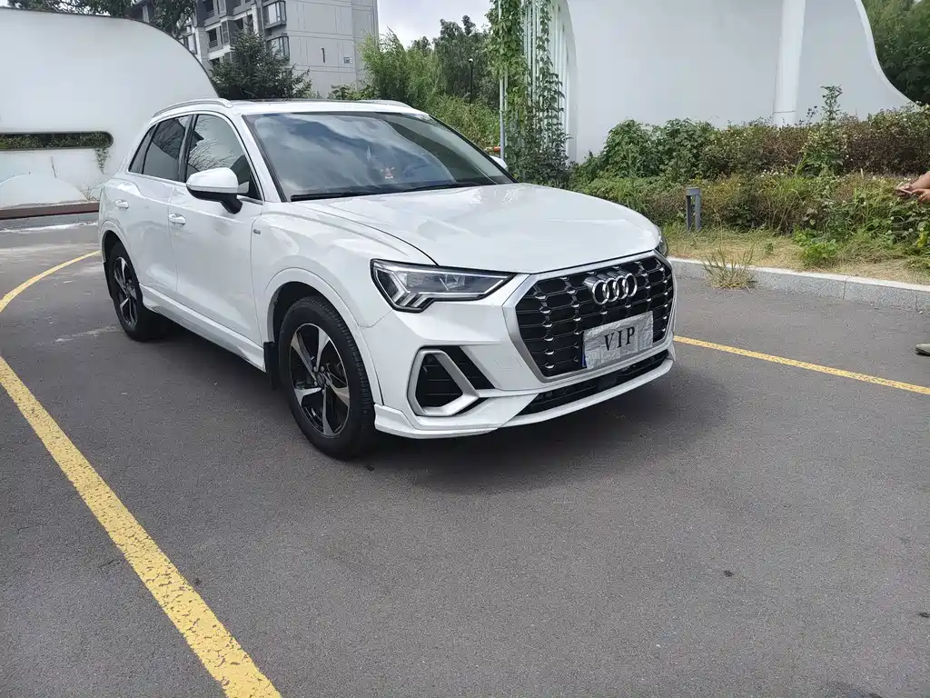 Audi Q3 2019 — фото 2