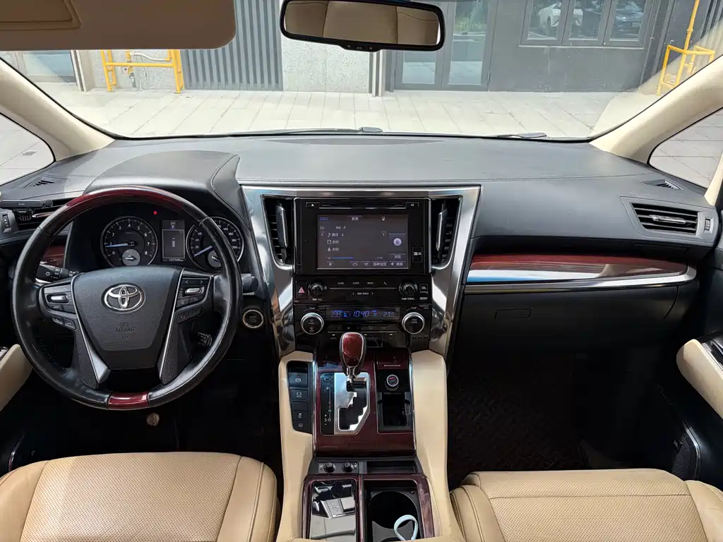 Toyota Alphard 2018 — фото 6