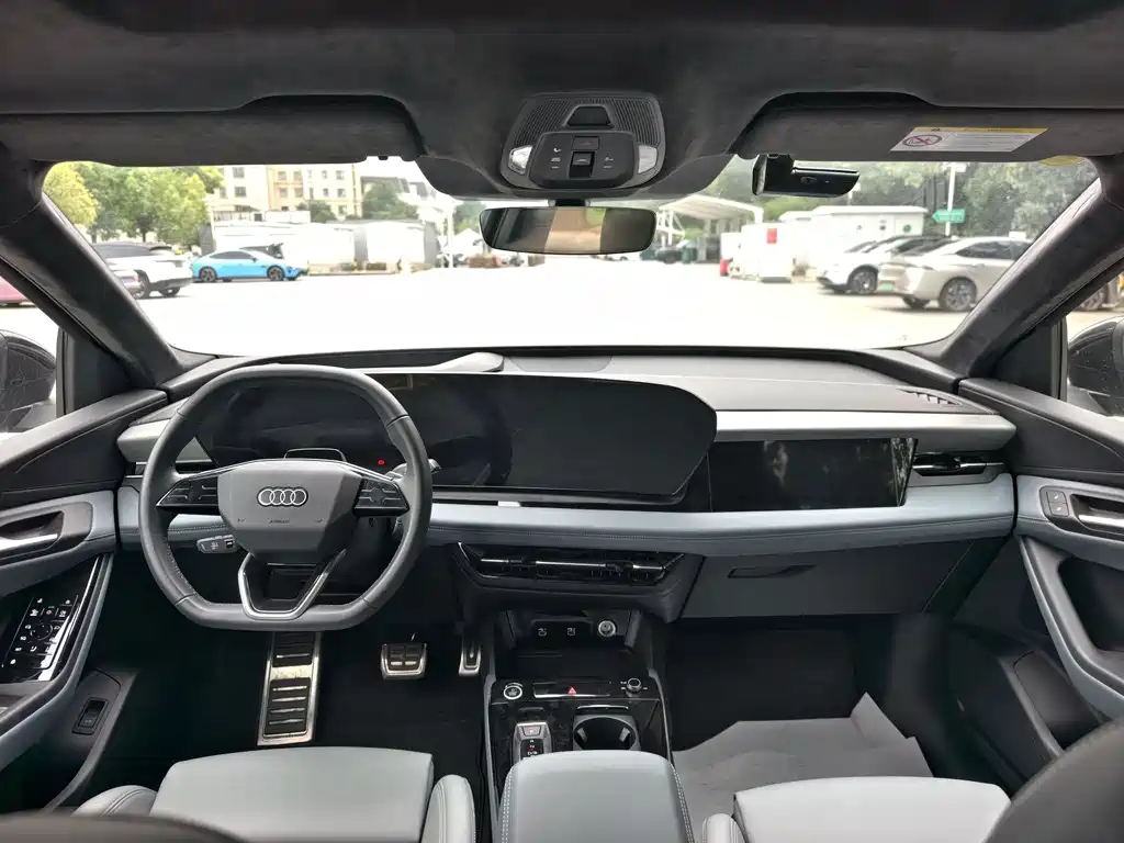 Audi Q6L E-Tron 2025 — фото 11