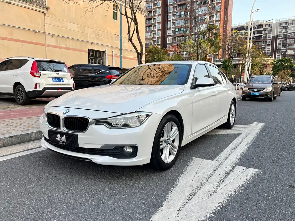 BMW 3 Series 2017 — фото 1