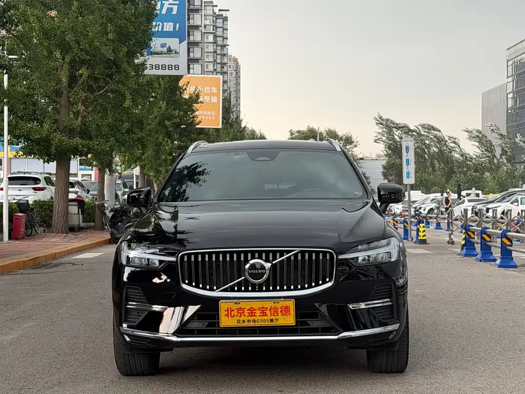 Volvo XC60 2023 — фото 2
