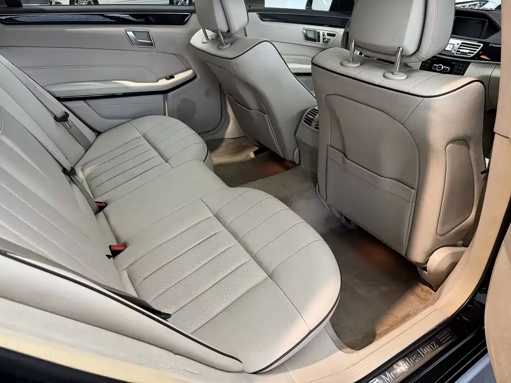 Mercedes-Benz E-Class 2014 — фото 17