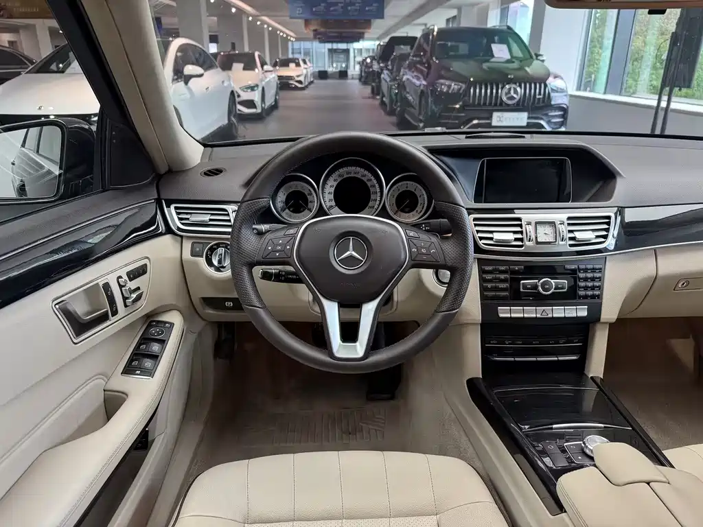 Mercedes-Benz E-Class 2014 — фото 28