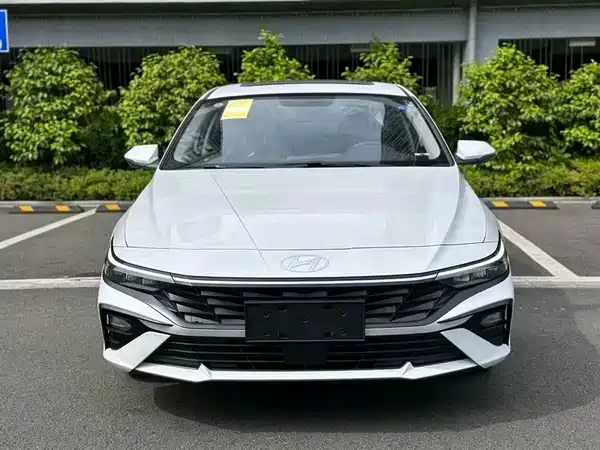 Hyundai Elantra 2024