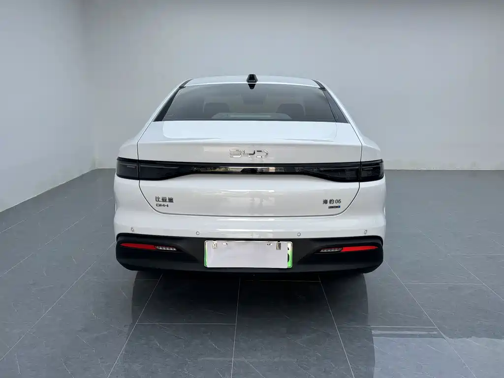 BYD Seal 05 DM-i 2025 — фото 16