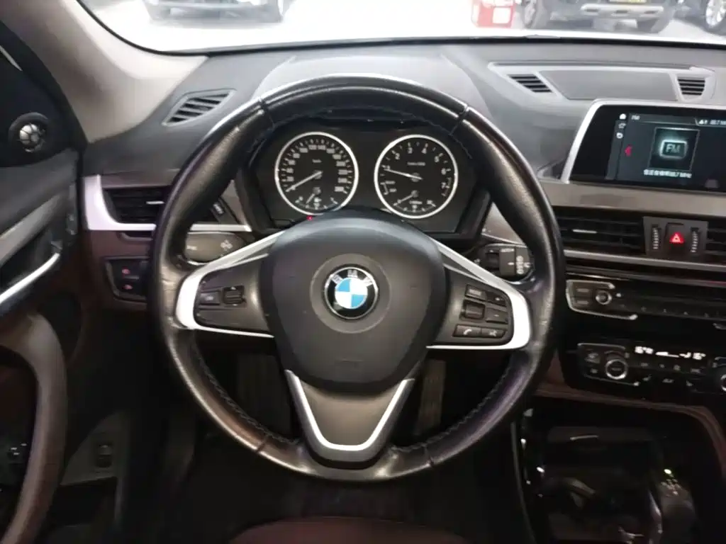 BMW X1 2017 — фото 11