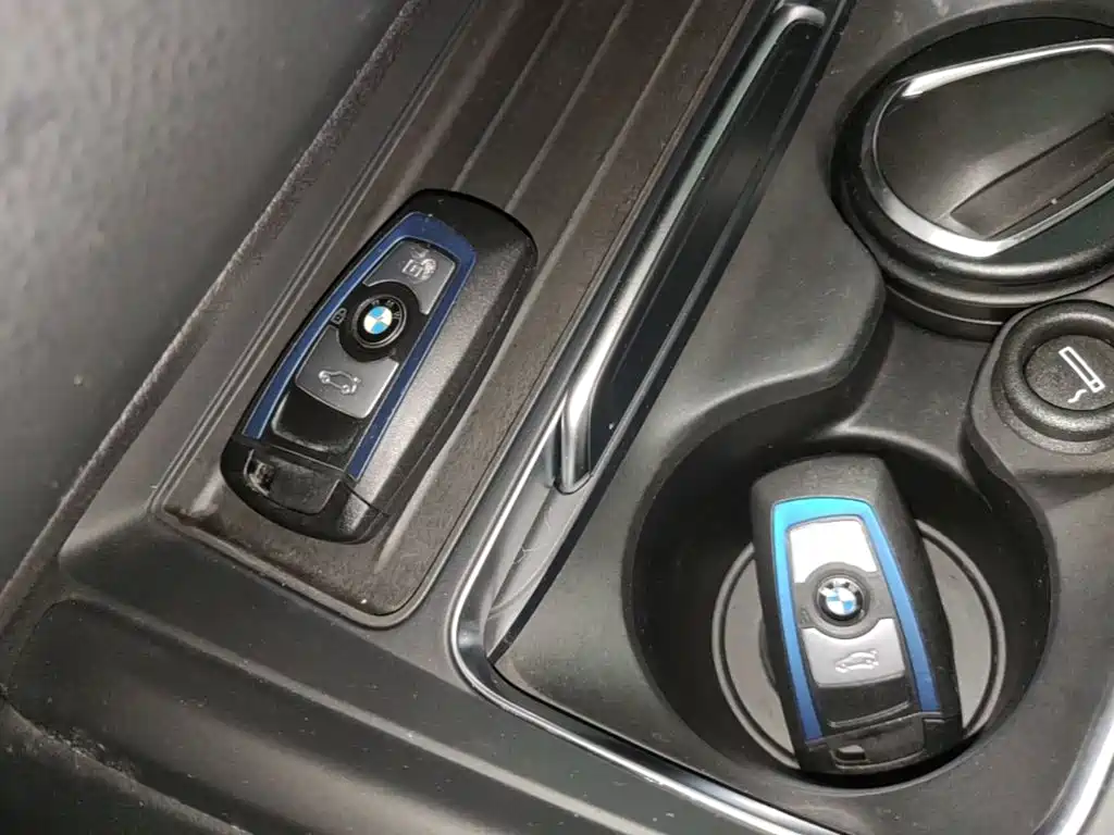 BMW 3 Series 2018 — фото 9