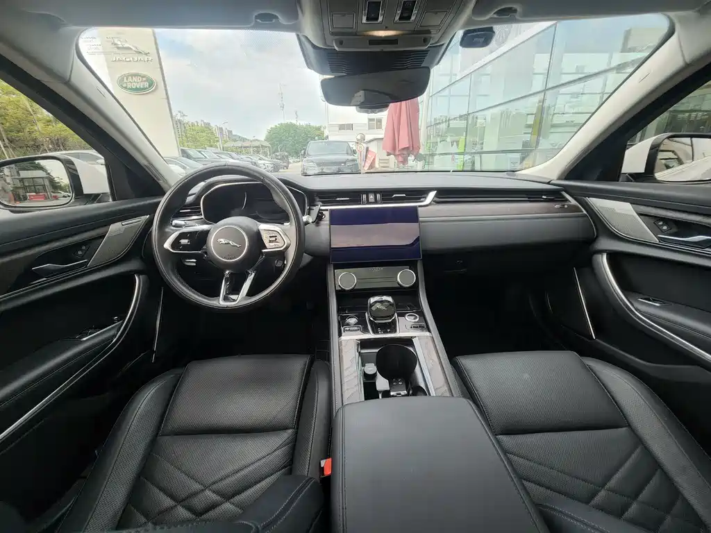 Jaguar XFL 2022 — фото 14