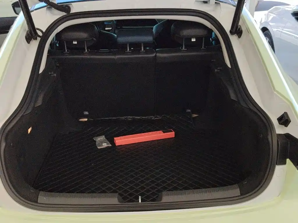 Changan UNI-V Smart Electric Idd 2023 — фото 15