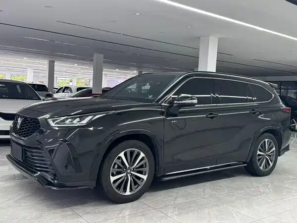Toyota Crown Kluger 2025