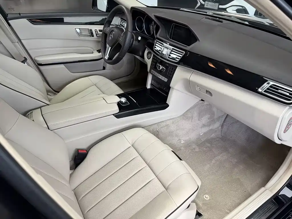 Mercedes-Benz E-Class 2014 — фото 27