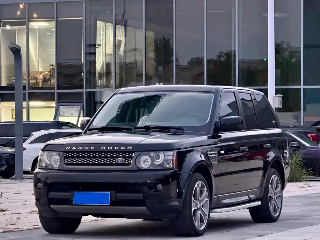 Land Rover Range Rover Sport 2010 — фото 1
