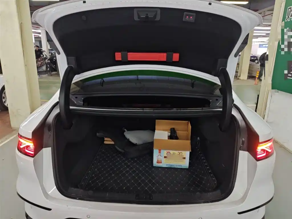 BYD Han 2023 — фото 9