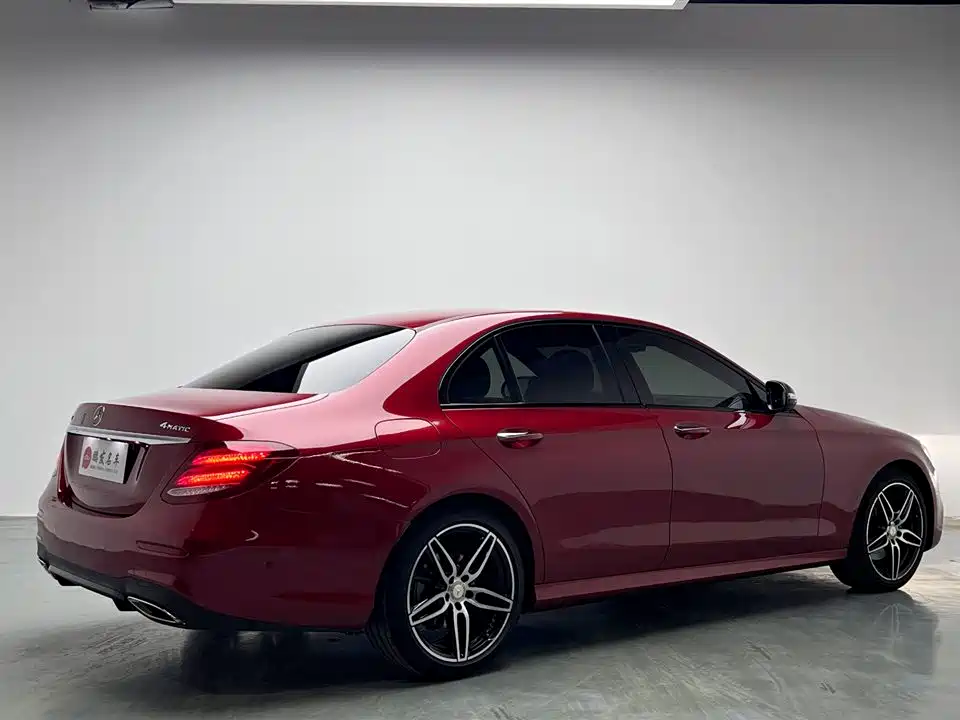 Mercedes-Benz E-Class 2017 — фото 17