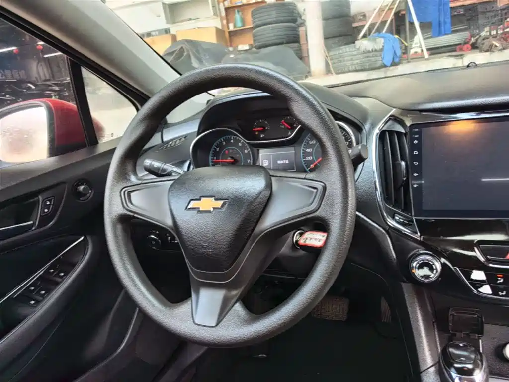 Chevrolet Cruze 2018 — фото 11