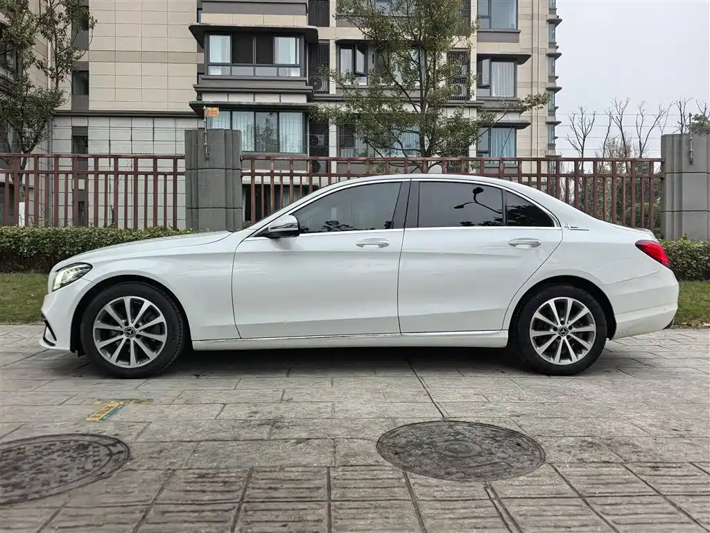 Mercedes-Benz C-Class 2022 — фото 25
