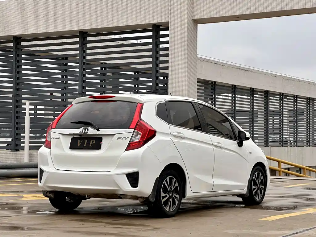Honda Fit 2016 — фото 8