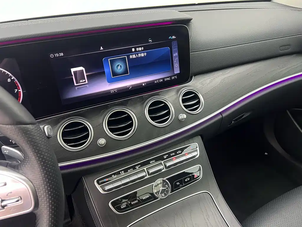 Mercedes-Benz E-Class 2019 — фото 16