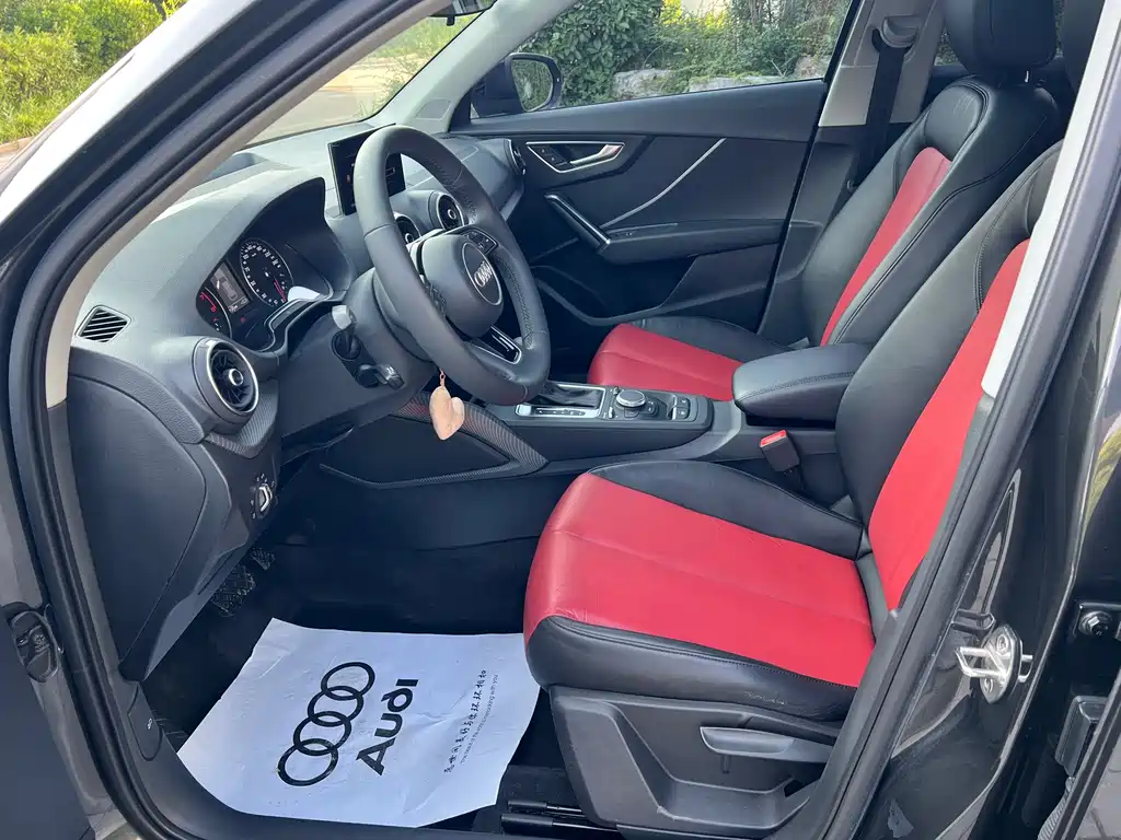 Audi Q2L 2019