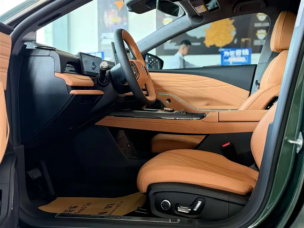 Geely Galaxy Starshine 8 2025 — фото 18