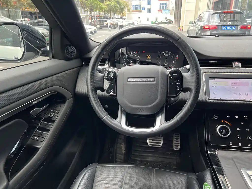 Land Rover Evoque 2021 — фото 9