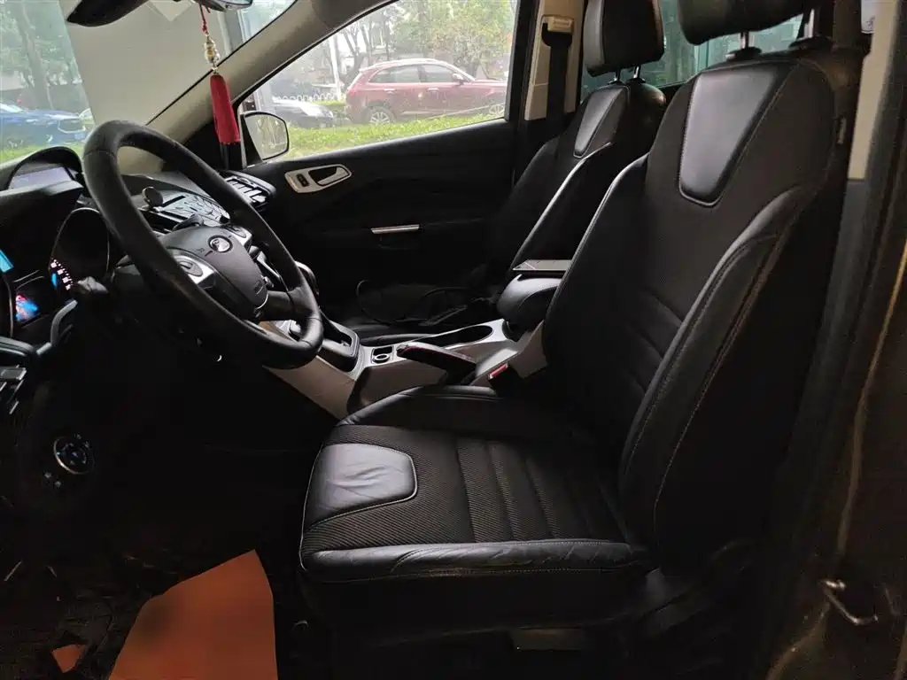 Ford Kuga 2016 — фото 15