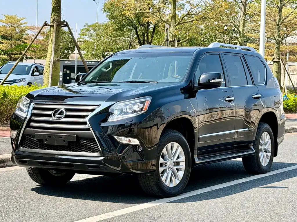 Lexus GX 2019 — фото 1