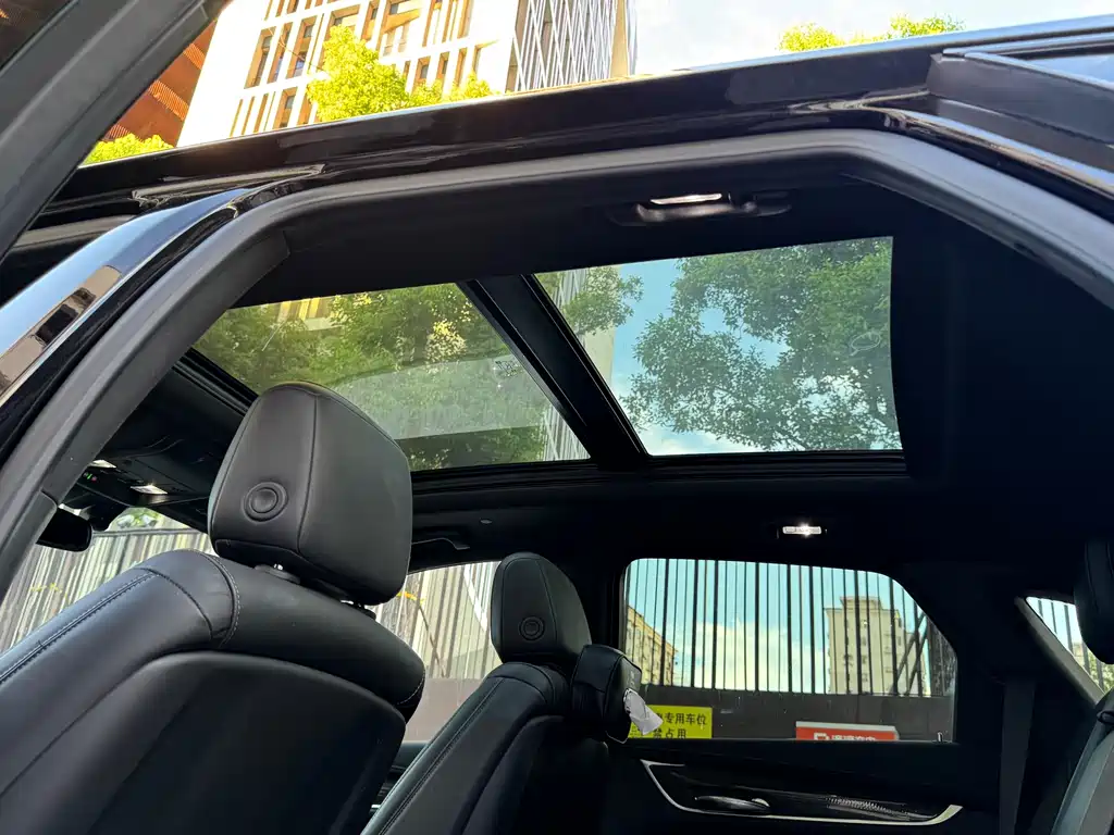 Cadillac XT5 2024 — фото 12