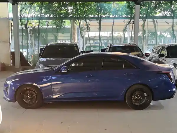 Cadillac CT4 2021