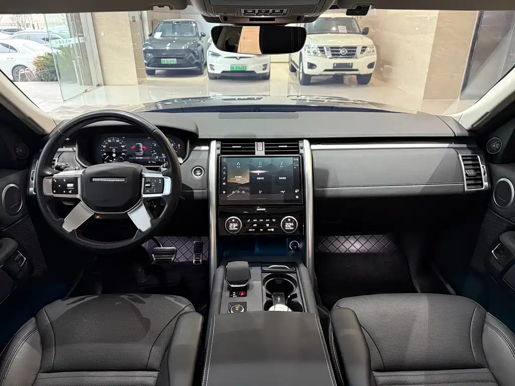 Land Rover Discovery 2023 — фото 15