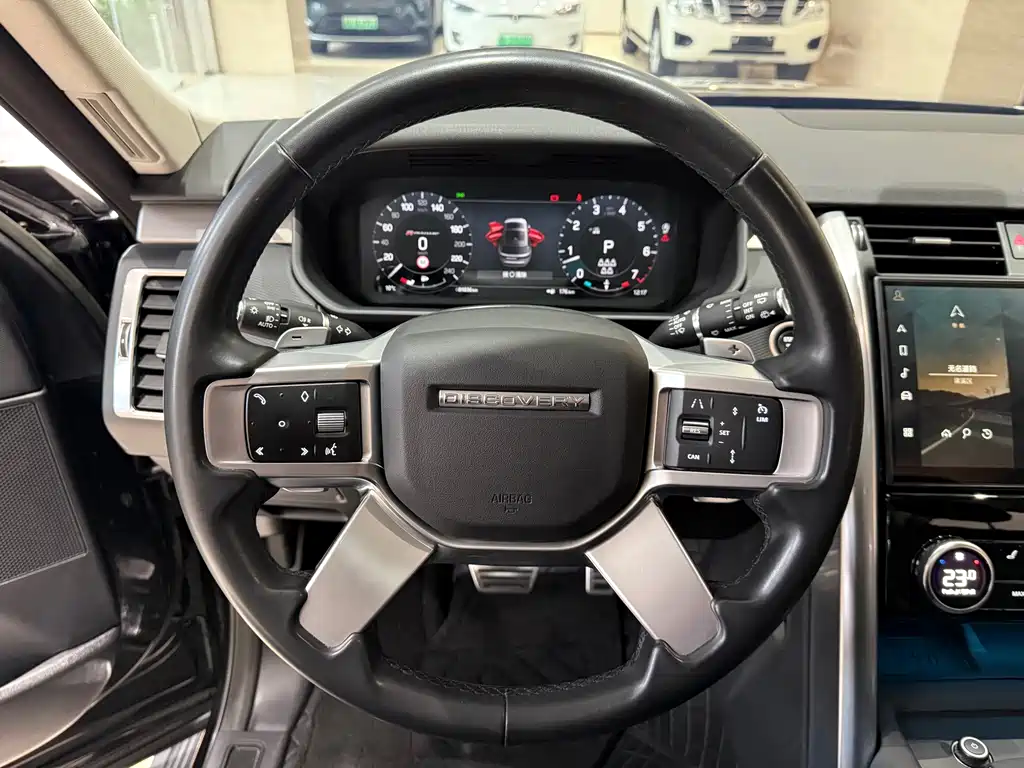 Land Rover Discovery 2023 — фото 14