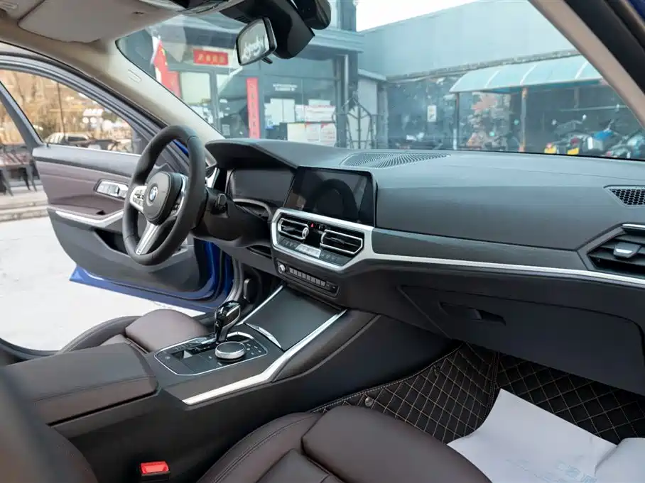 BMW 3 Series 2020 — фото 23