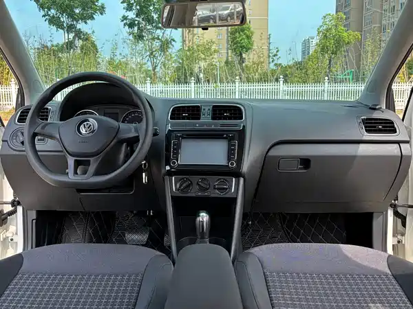 Volkswagen Polo 2015