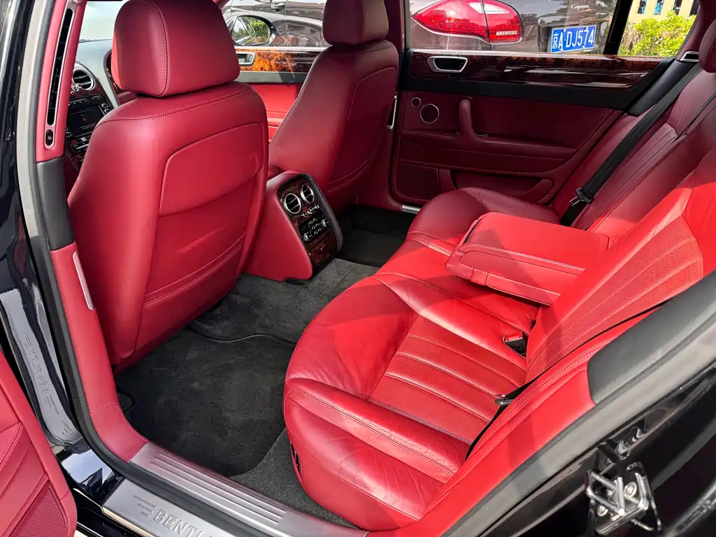Bentley Flying Spur 2010 — фото 20
