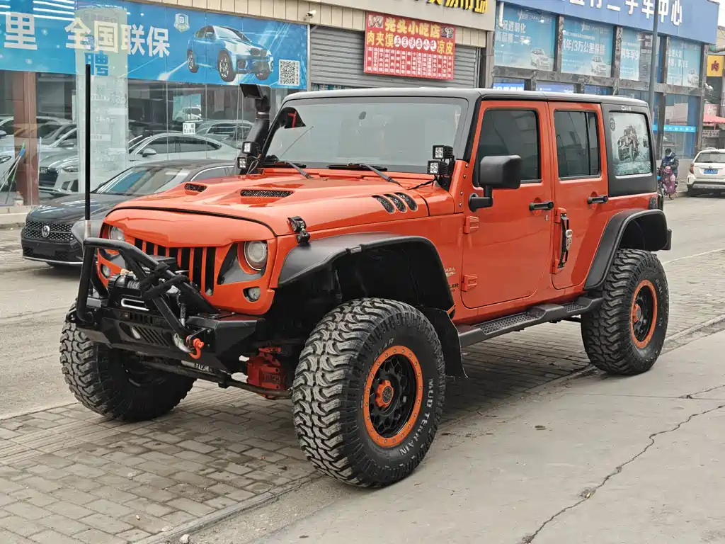 Jeep Wrangler 2015 — фото 1