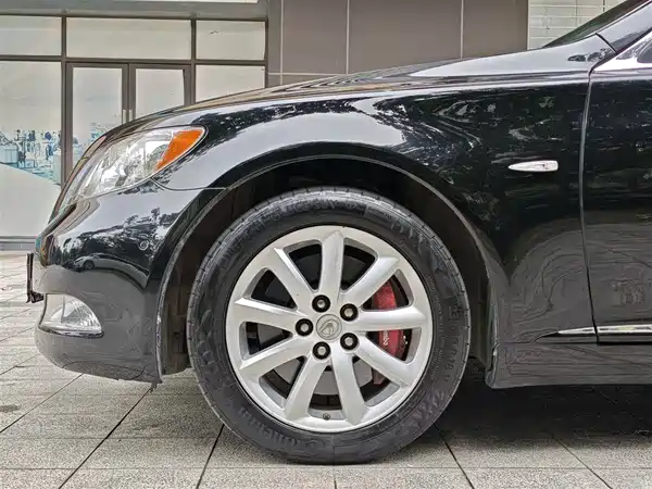 Lexus LS 2006