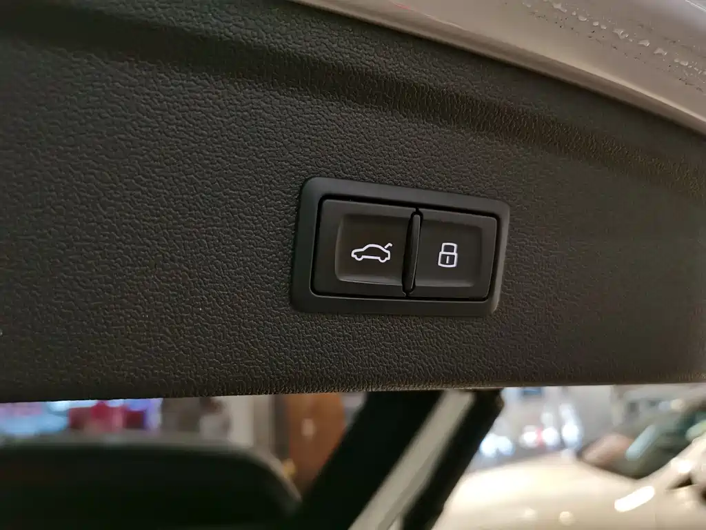 Audi A3 2023 — фото 16