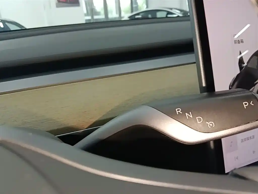 Tesla Model Y 2023 — фото 14
