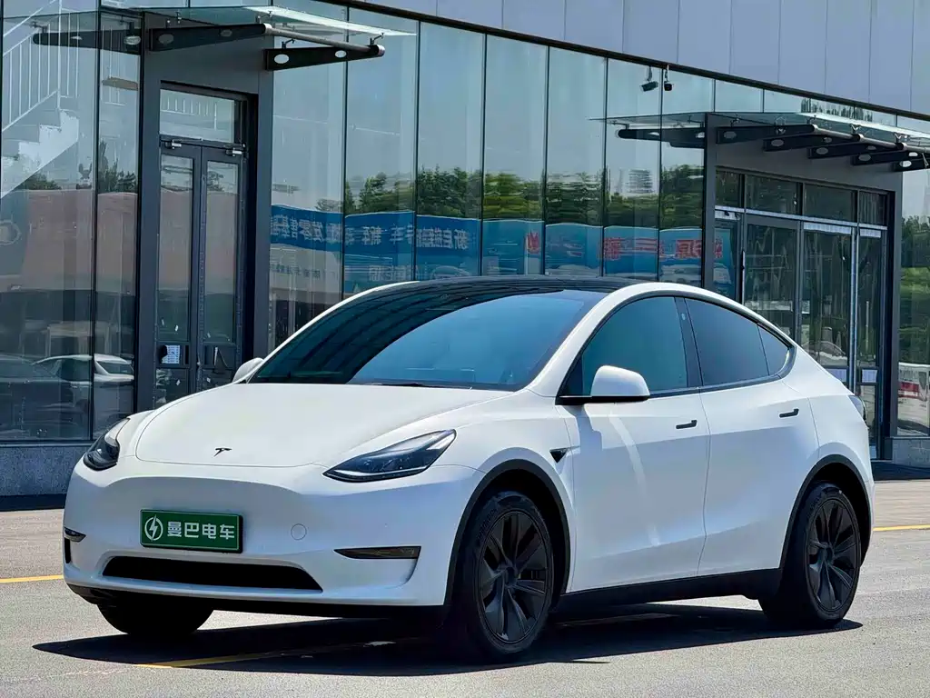 Tesla Model Y 2023 — фото 1