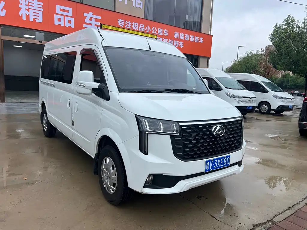 Maxus V80 2025