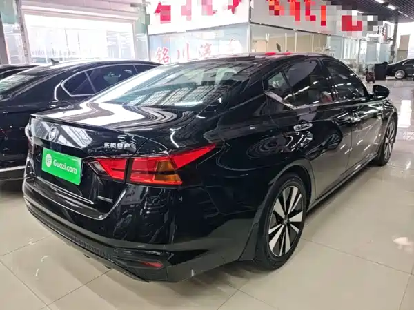 Nissan Teana 2023