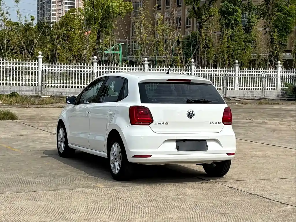 Volkswagen Polo 2015 — фото 7