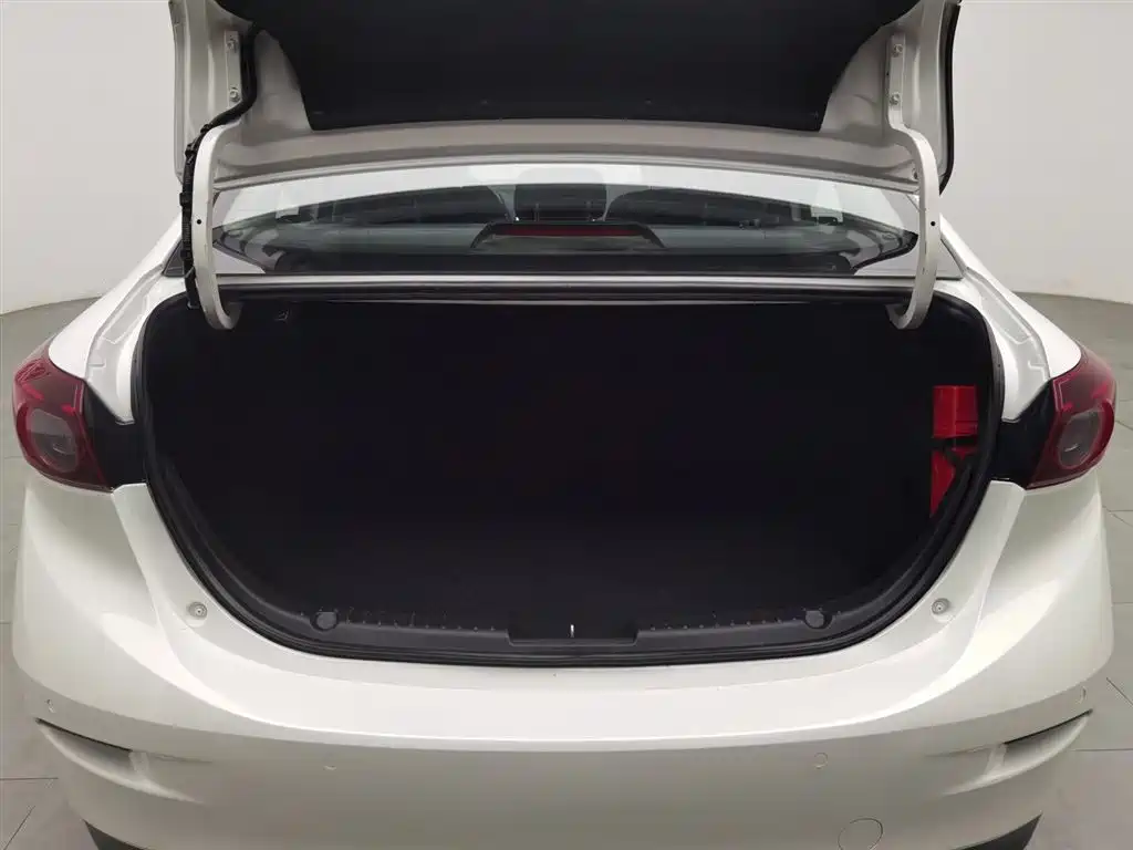 Mazda 3 Axela 2016 — фото 16