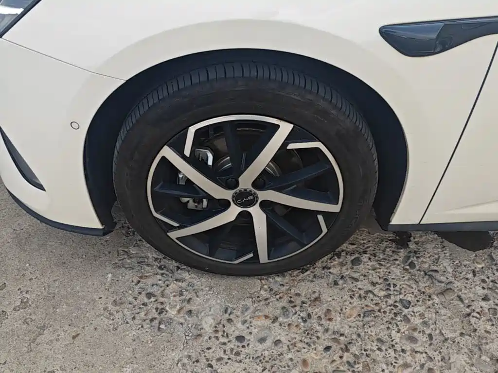 BYD Seal 07 DM-i 2025 — фото 23