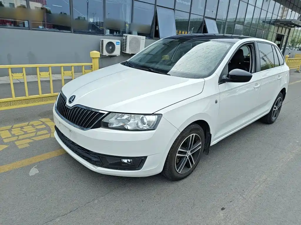 Skoda Rapid Spaceback 2015