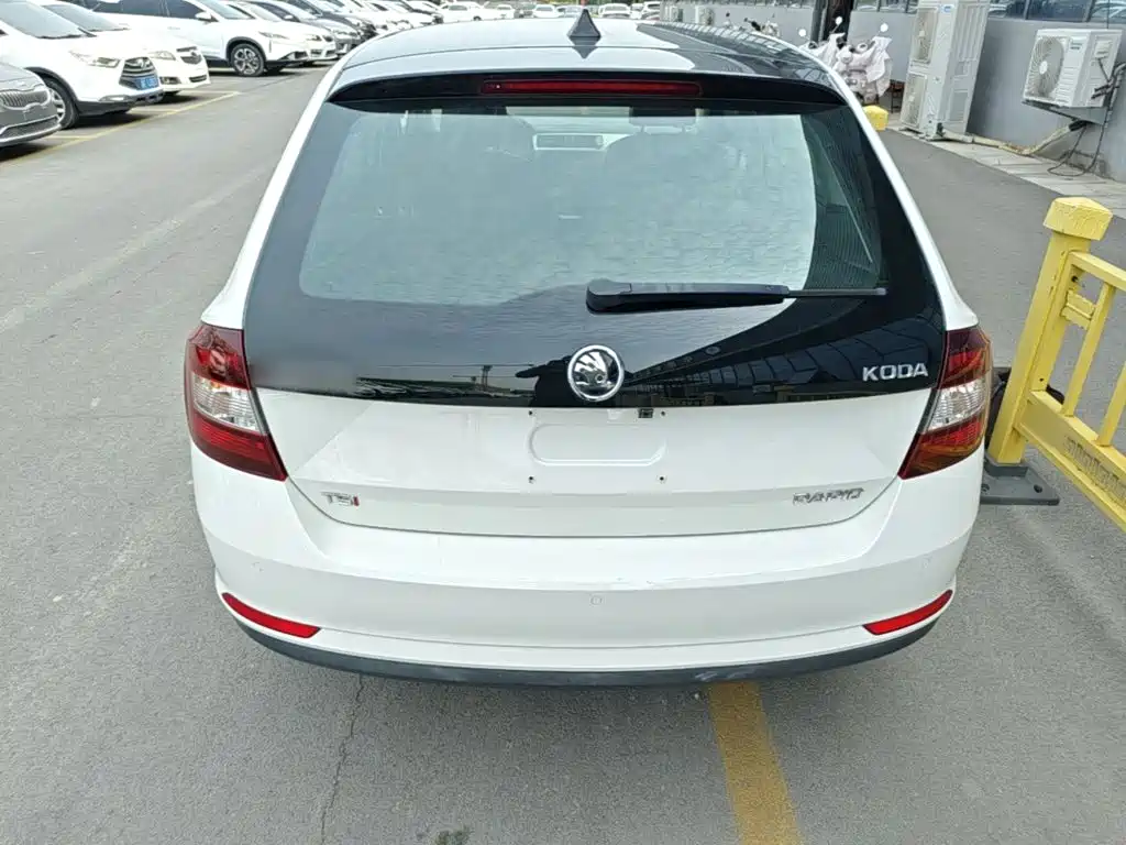 Skoda Rapid Spaceback 2015