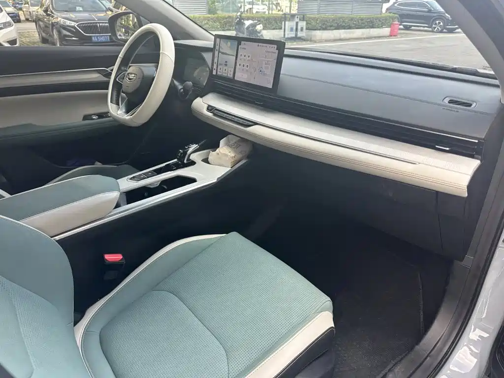 Geely Emgrand L Hip 2023 — фото 10